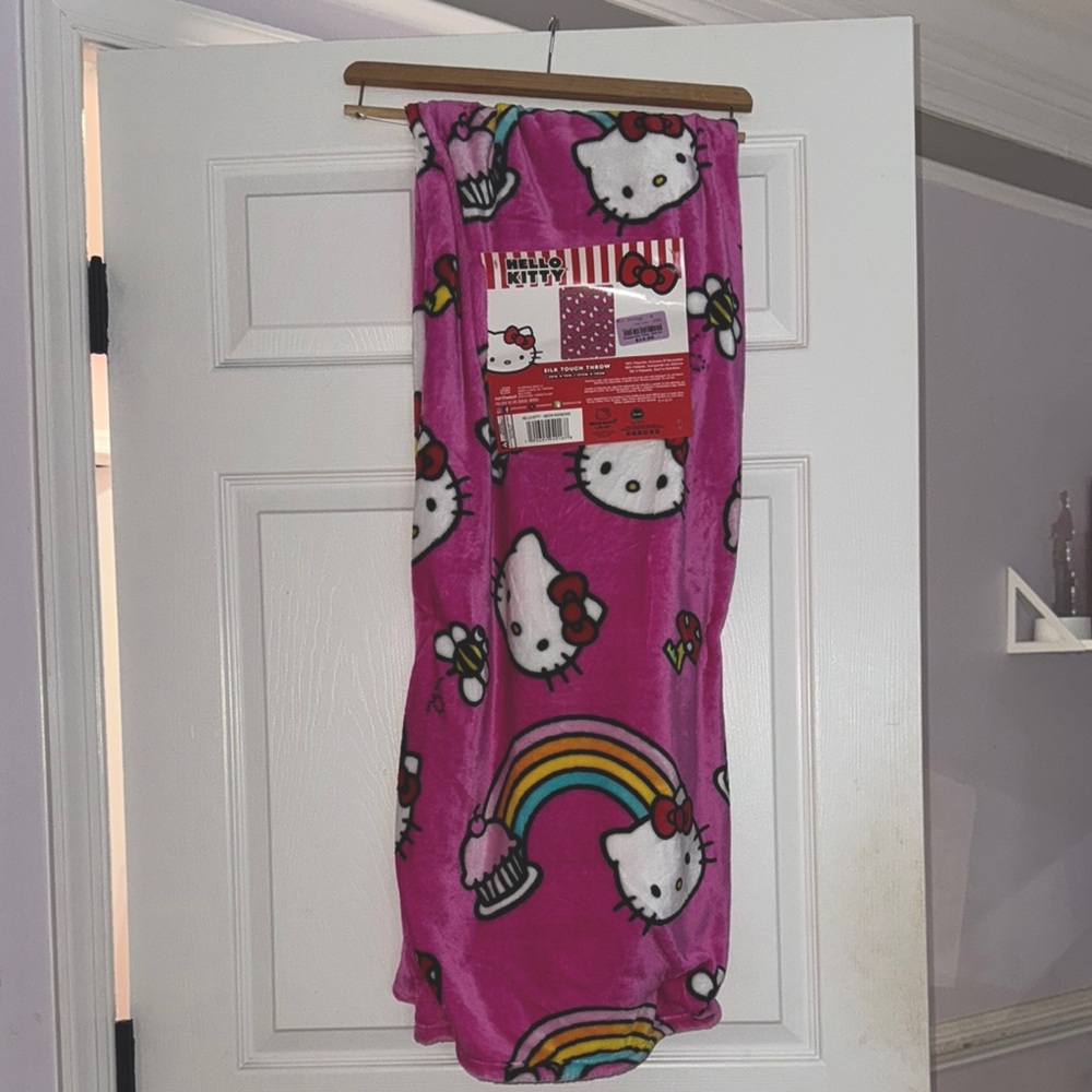 Hello kitty silk touch throw